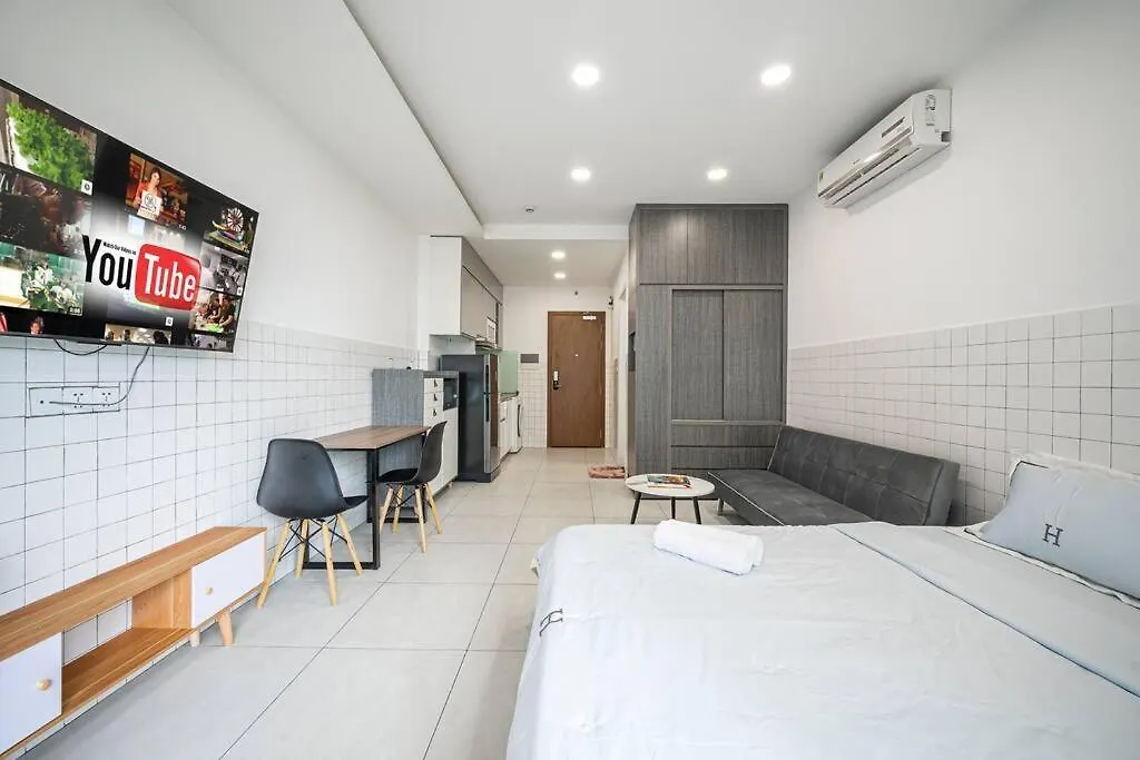 Masteri Millennium Apt With Balcony-Ivyhouse Ho Chi Minh City