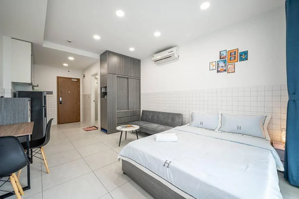 Masteri Millennium Apt With Balcony-Ivyhouse Ho Chi Minh City Apartment